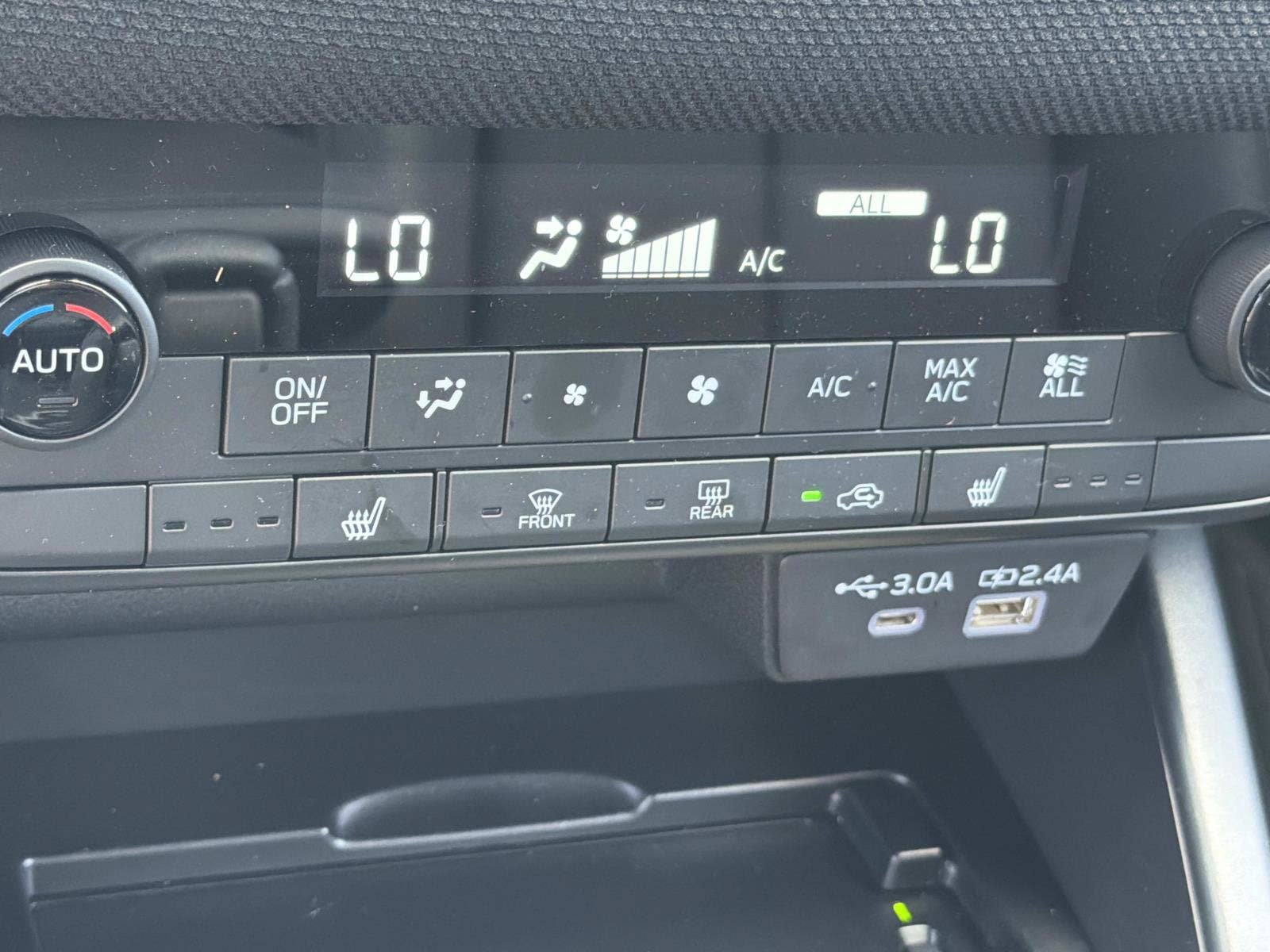 Used 2026 Subaru Outback Limited AWD/4WD image 35
