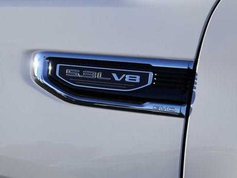 Used 2024 GMC Sierra 1500 SLT image 10