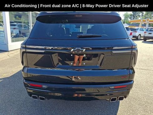 Used 2024 Chevrolet Traverse RS AWD/4WD image 8