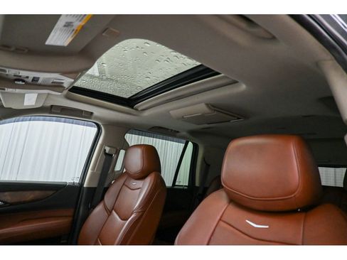 Used 2020 Cadillac Escalade Luxury image 11