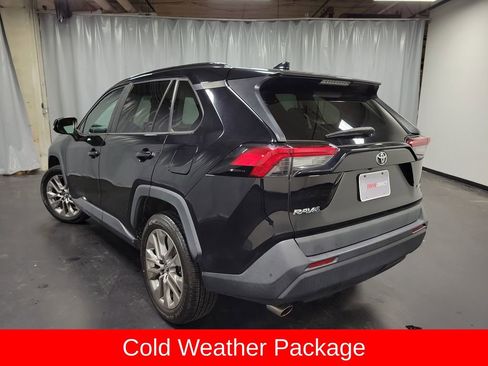 Used 2019 Toyota RAV4 XLE Premium image 6