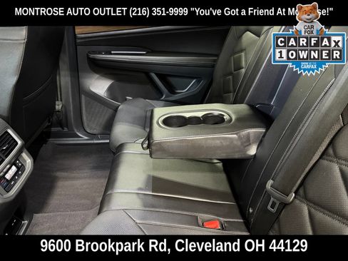 Used 2024 Volkswagen Atlas SE AWD/4WD image 39