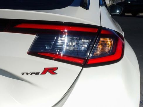 Used 2024 Honda Civic Type R image 8