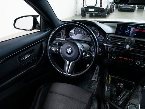 Used 2015 BMW M4 Coupe image 13