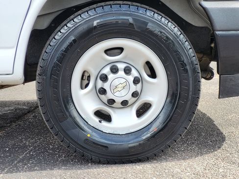Used 2023 Chevrolet Express 3500 LS RWD image 30