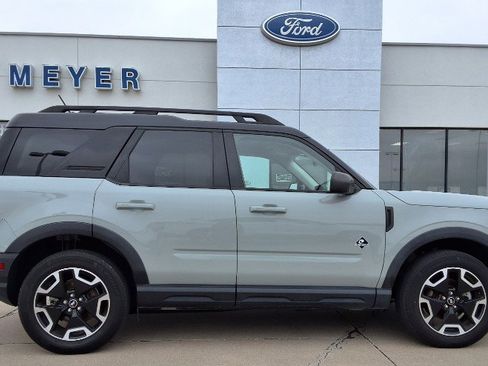 Used 2023 Ford Bronco Sport Outer Banks AWD/4WD image 1
