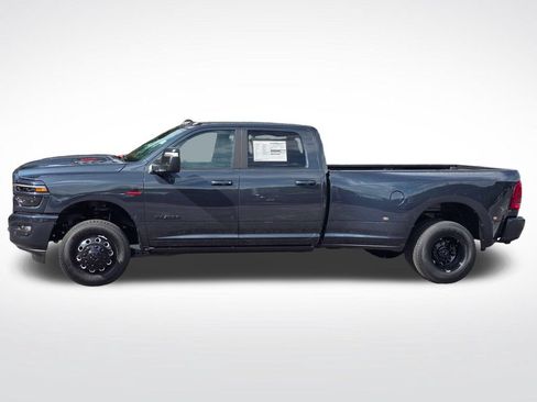 New 2026 RAM 3500 Laramie AWD/4WD image 17