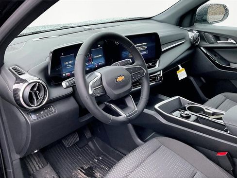 New 2026 Chevrolet Equinox LT w/ LPO, Floor Liner Package image 8