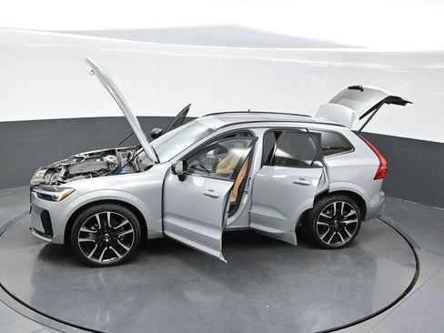 Used 2024 Volvo XC60 B5 Ultimate w/ Protection Package Premier AWD/4WD image 43