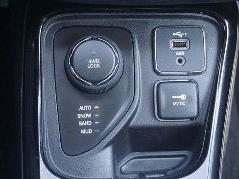 Used 2020 Jeep Compass Limited AWD/4WD image 29