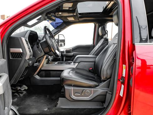 Used 2017 Ford F250 Platinum w/ Platinum Ultimate Package image 4