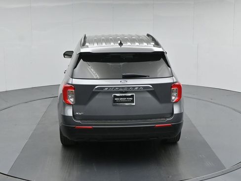 Used 2023 Ford Explorer XLT image 40