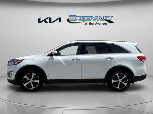 Used 2017 Kia Sorento EX w/ EX V6 Premium Package FWD image 4