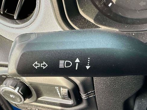 Used 2025 Jeep Wrangler Unlimited Sahara w/ Safety Group image 21