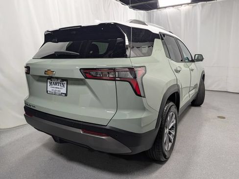 Certified 2025 Chevrolet Equinox LT w/ Convenience Package II AWD/4WD image 3