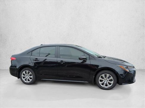 Used 2026 Toyota Corolla LE FWD image 4