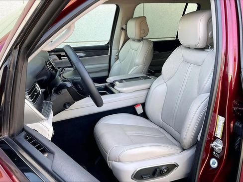 Used 2022 Jeep Wagoneer Series II image 7