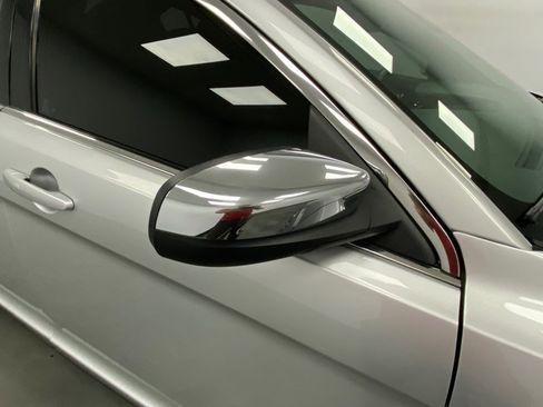 Used 2019 Ford Taurus Limited FWD image 15