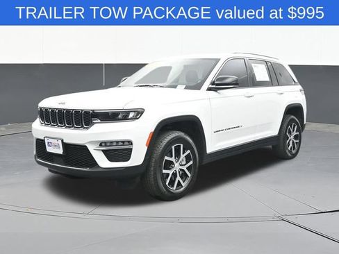 Used 2024 Jeep Grand Cherokee Limited w/ Trailer Tow Package AWD/4WD image 3