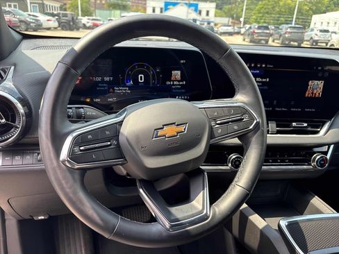 Used 2025 Chevrolet Equinox LT AWD/4WD image 10