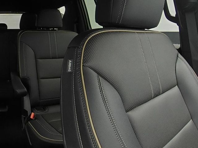 Used 2026 Chevrolet Traverse High Country w/ LPO, Floor Liner Package AWD/4WD image 27