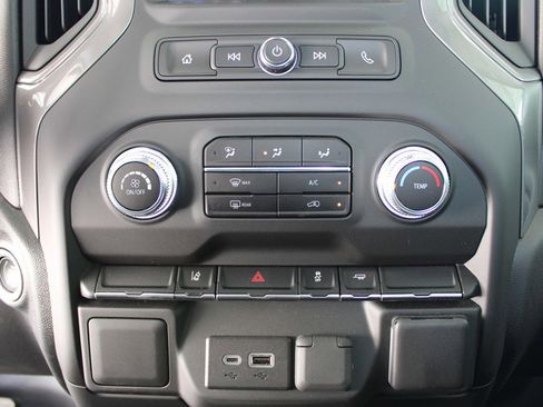 Used 2024 GMC Sierra 3500 Pro w/ Convenience Package image 26