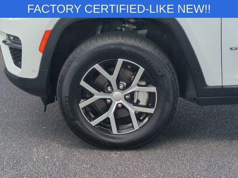 Certified 2025 Jeep Grand Cherokee Limited w/ Luxury Tech Group II RWD image 10
