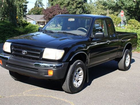 Used 1998 Toyota Tacoma 4x4 Xtracab w/ Convenience Pkg image 1