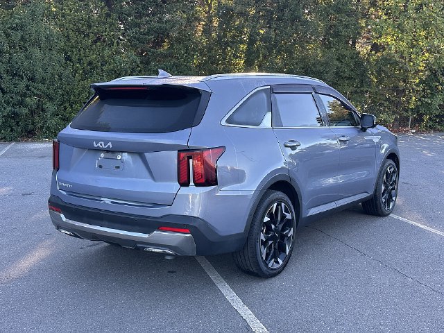 Used 2024 Kia Sorento SX FWD image 7