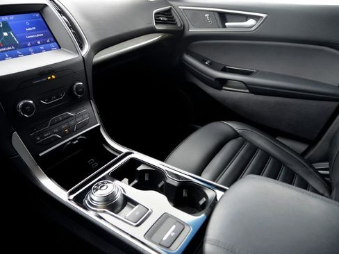 Used 2020 Ford Edge SEL w/ Convenience Package image 26