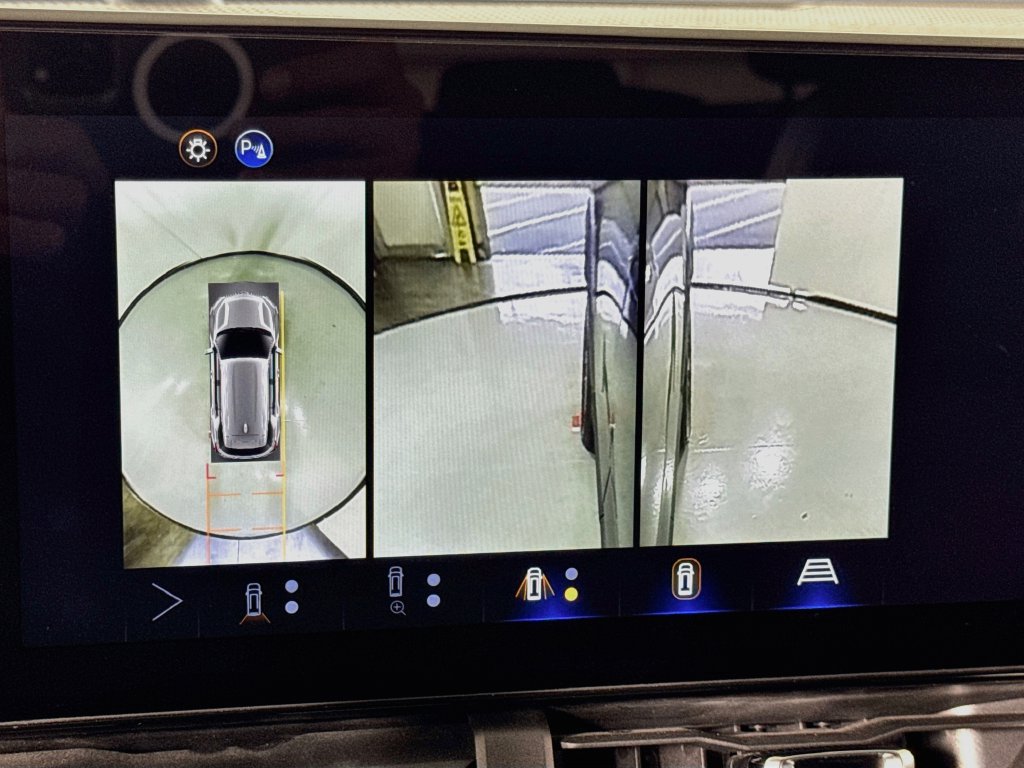Used 2025 Chevrolet Equinox LT w/ Convenience Package II FWD image 29