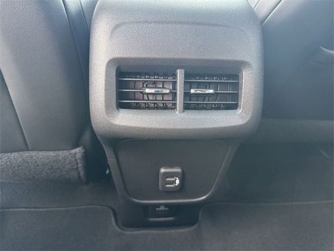 Used 2022 Chevrolet Equinox RS w/ RS Leather Package image 22