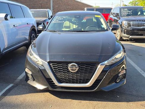 Used 2019 Nissan Altima 2.5 SV FWD image 2