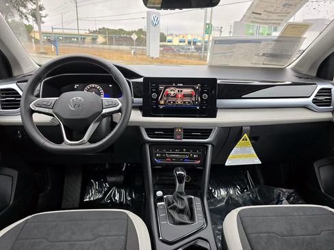 New 2026 Volkswagen Taos SE FWD image 9