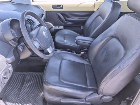 Used 2008 Volkswagen Beetle S FWD image 16