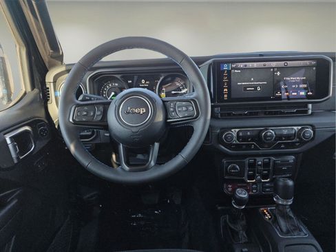 Used 2025 Jeep Wrangler Unlimited Rubicon 4xe w/ Convenience Group image 3