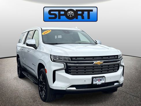 Used 2023 Chevrolet Suburban Premier AWD/4WD image 3