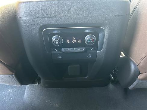 Certified 2024 Chevrolet Tahoe High Country AWD/4WD image 32