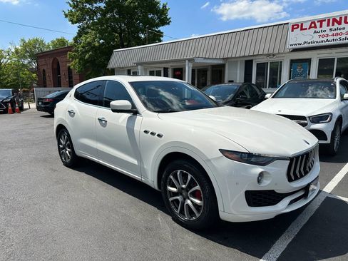 Used 2019 Maserati Levante AWD/4WD image 3
