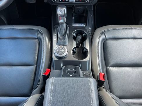 Used 2025 Ford Bronco Outer Banks AWD/4WD image 24