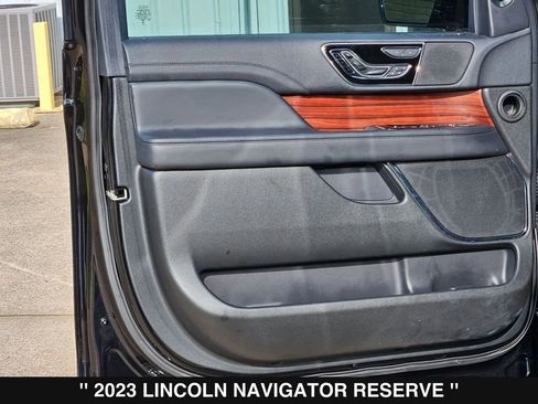 Used 2023 Lincoln Navigator Reserve AWD/4WD image 14