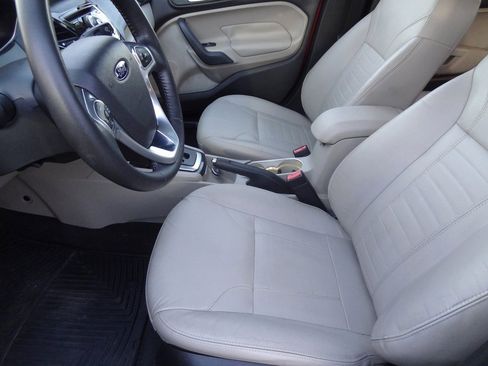 Used 2015 Ford Fiesta Titanium image 10