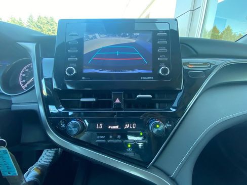 Used 2024 Toyota Camry SE FWD image 22