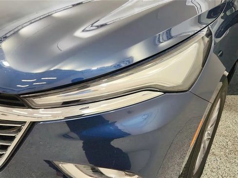 Used 2023 Buick Enclave Essence image 14