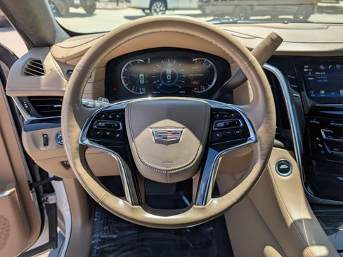 Certified 2020 Cadillac Escalade Platinum AWD/4WD image 16