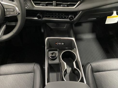 New 2026 Chevrolet Equinox LT w/ Convenience Package II image 10