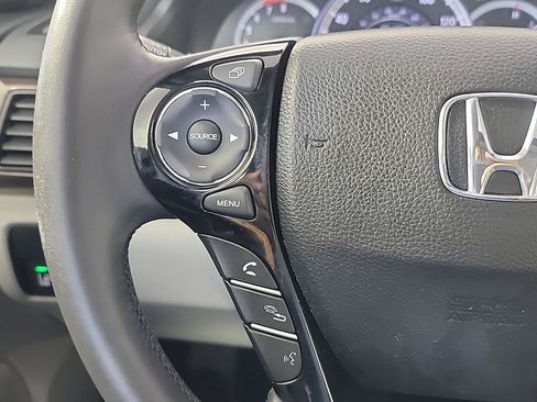 Used 2017 Honda Accord EX-L image 27
