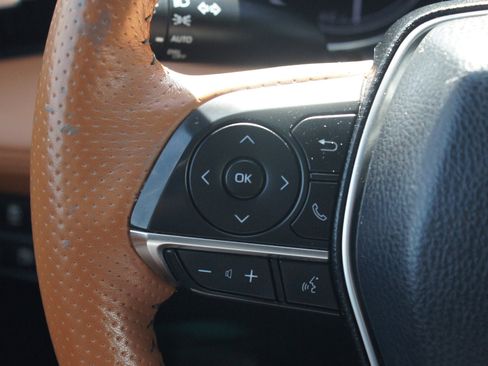 Used 2019 Toyota Avalon Limited w/ Advanced Safety Package image 11