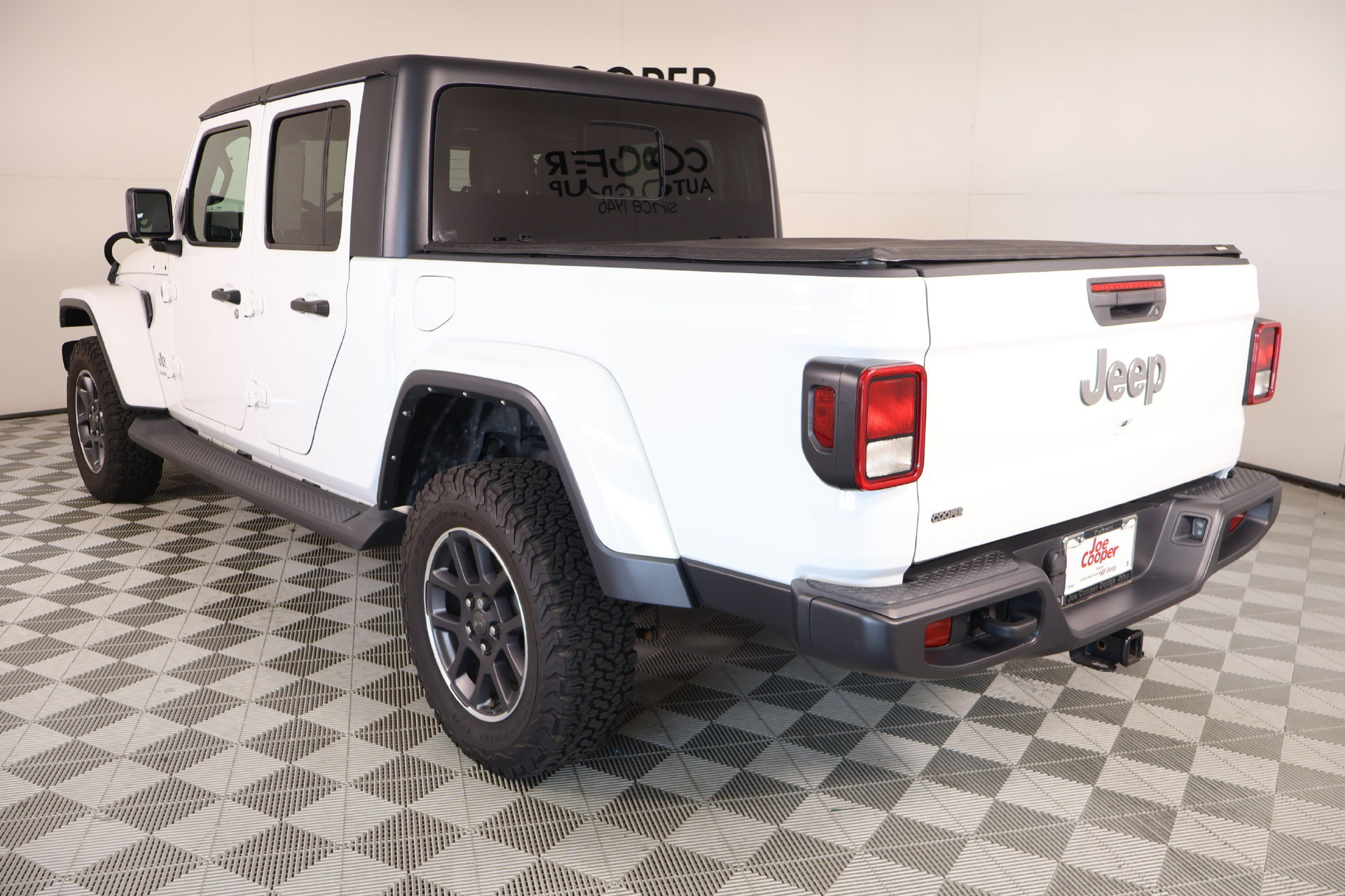 Used 2022 Jeep Gladiator Overland w/ Popular Equipment Package AWD/4WD image 22