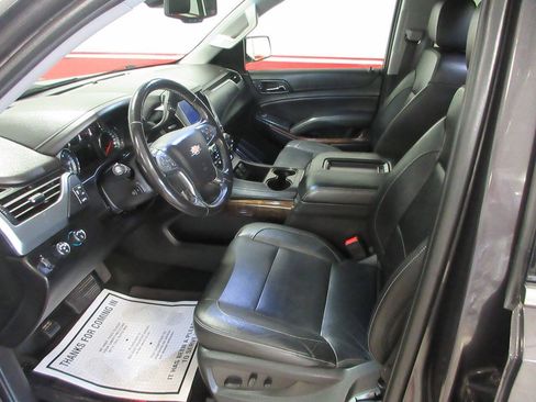 Used 2018 Chevrolet Tahoe LT w/ Luxury Package AWD/4WD image 8